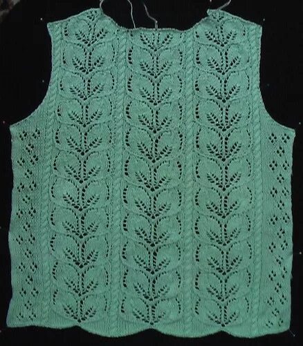 Кофточка узором листья. Джемпер с узором листики. Жакет светлая вишня от людмилы макаровой. Кофточка узором листья. Свитер с листиками.