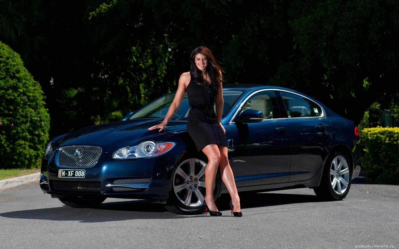 красненькая машинка для девушки. женские авто. супра с девушкой. девочка иномарка. иномарки для девушек.