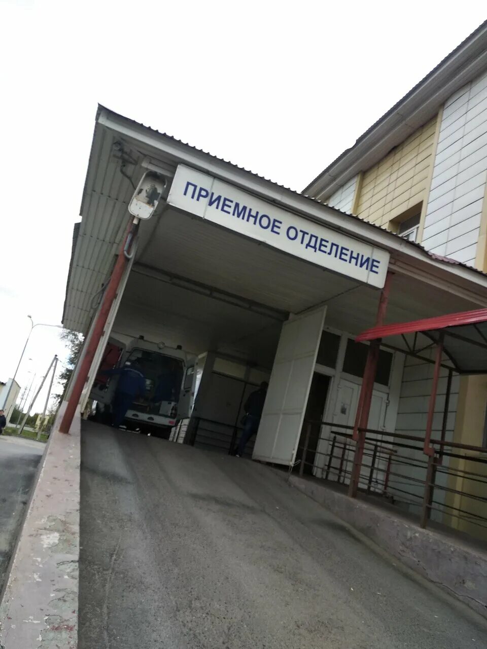 Таганрог приемное отделение. Республиканская клиническая больница нальчик. Коммунистический 39 ростов-на-дону 20 больница. Памятник бсмп таганрог. Приемное отделение бсмп-2.