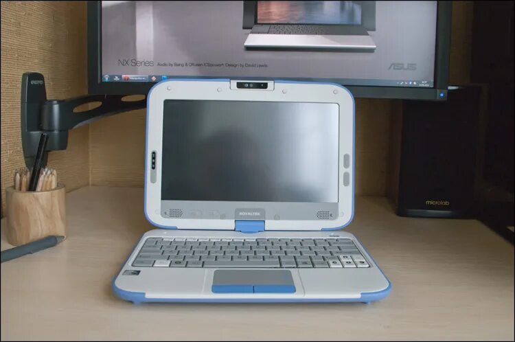 Intel нетбук. Нетбук classmate pc. intel classmate pc e07ei1. школьный нетбук intel. учебный нетбук intel белый.