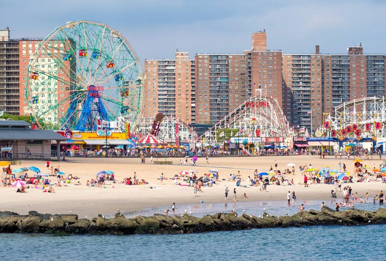 Бруклин coney island. Coney island boardwalk. Брайтон бич кони айленд. Кони-айленд нью-йорк. Кони-айленд - стилуэлл-авеню (нью-йоркское метро).