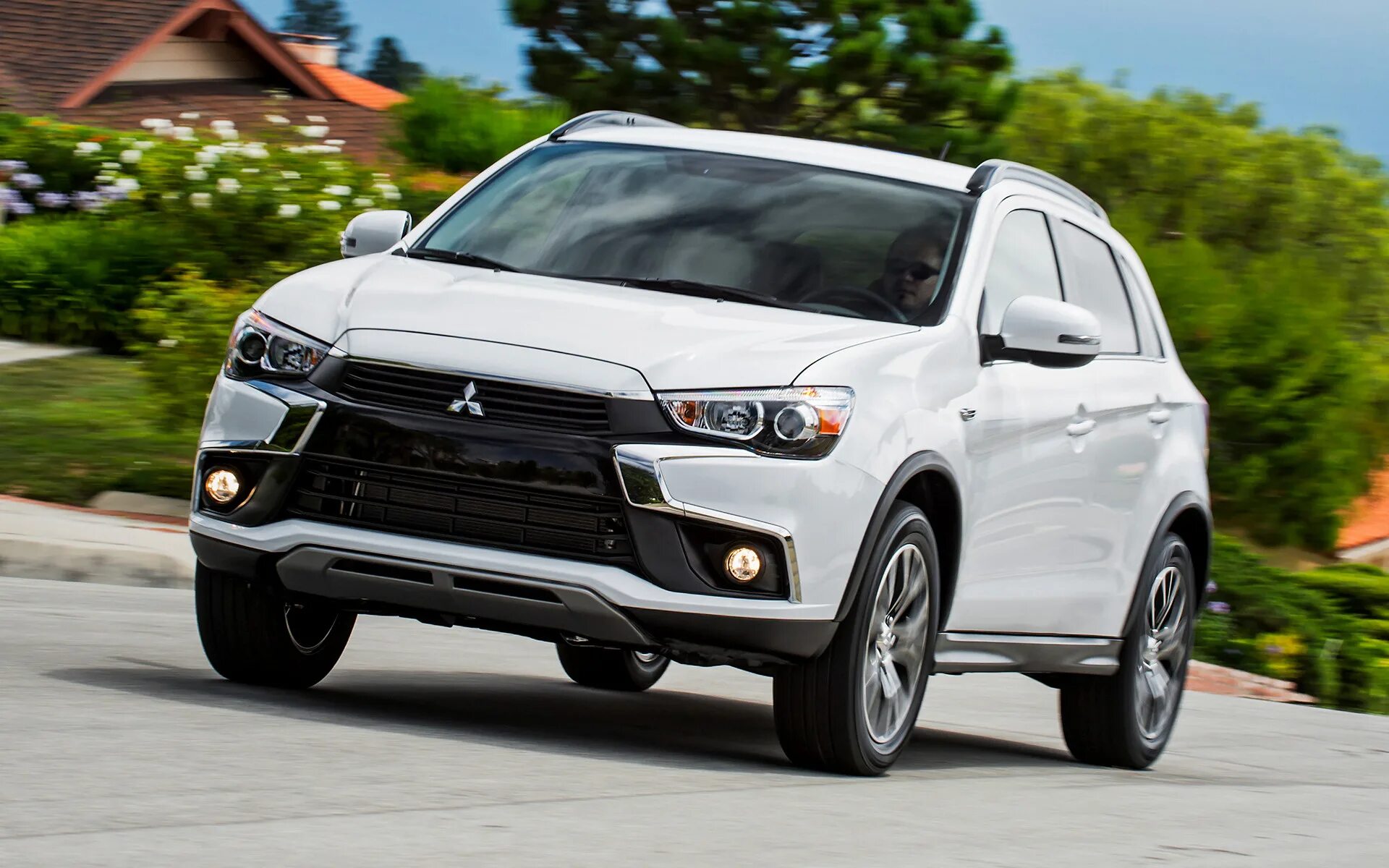 Mitsubishi название. Mitsubishi Outlander Sport 2016. Mitsubishi ASX 2016. Мицубиси Аутлендер спорт 2019. Outlander Sport 2016 ASX.