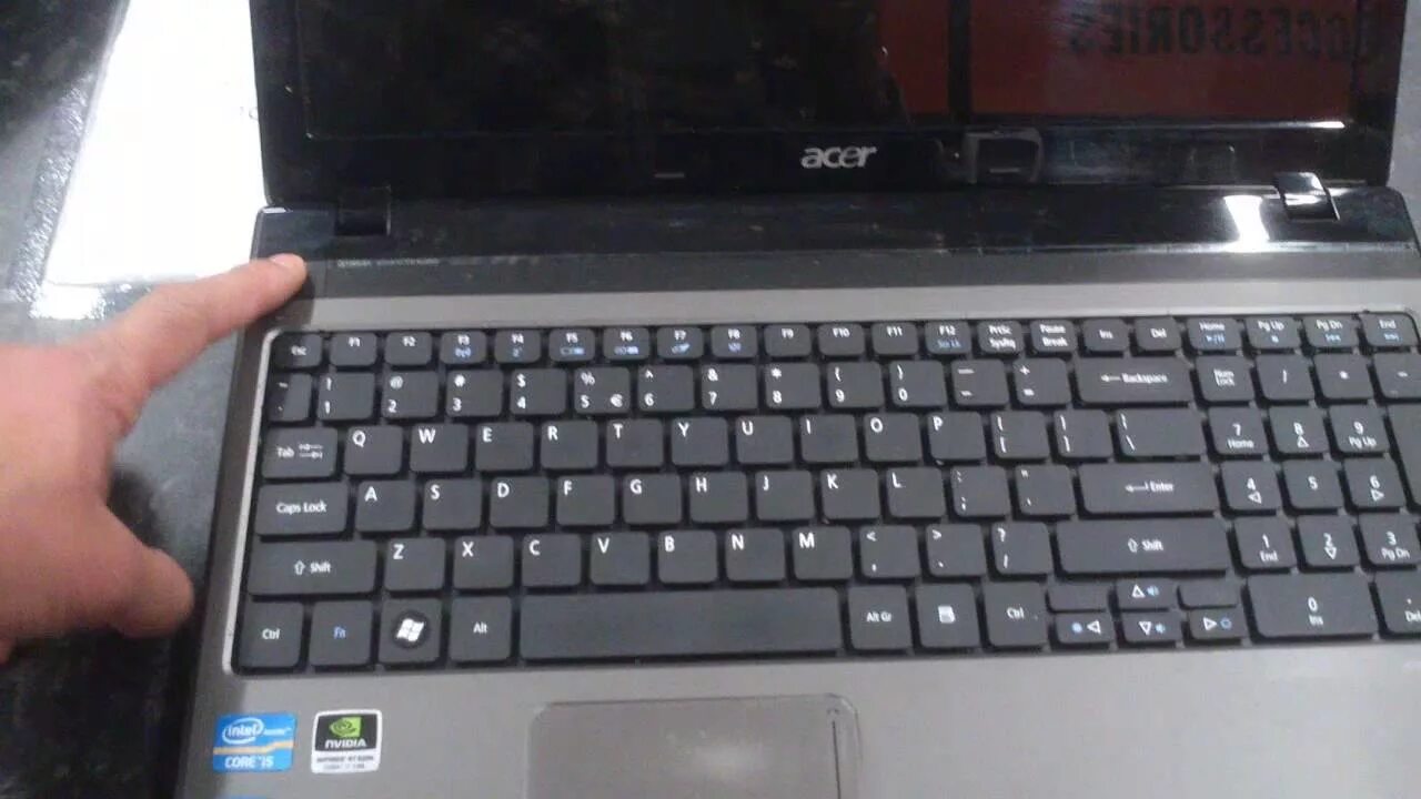 Открыть ноутбук асер. Acer Aspire 5750g p5we0. Acer Aspire 9300 кнопка Wi-Fi. Кнопка ноутбука Acer 5750g. Acer 5552g.