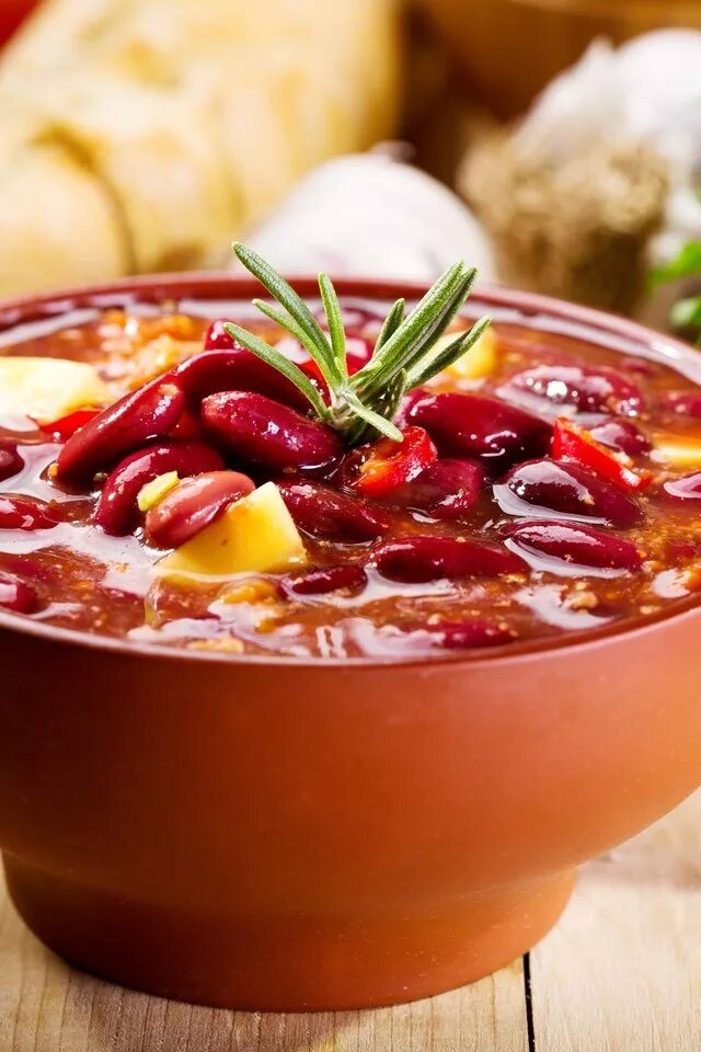 Суп с красной фасолью и курицей. Фасолевый суп армянский. Мексиканский фасолевый суп. Фасолевый суп из красной фасоли. Фасолевый суп с красной фасолью.