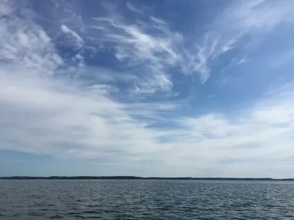 Белое море синие облака