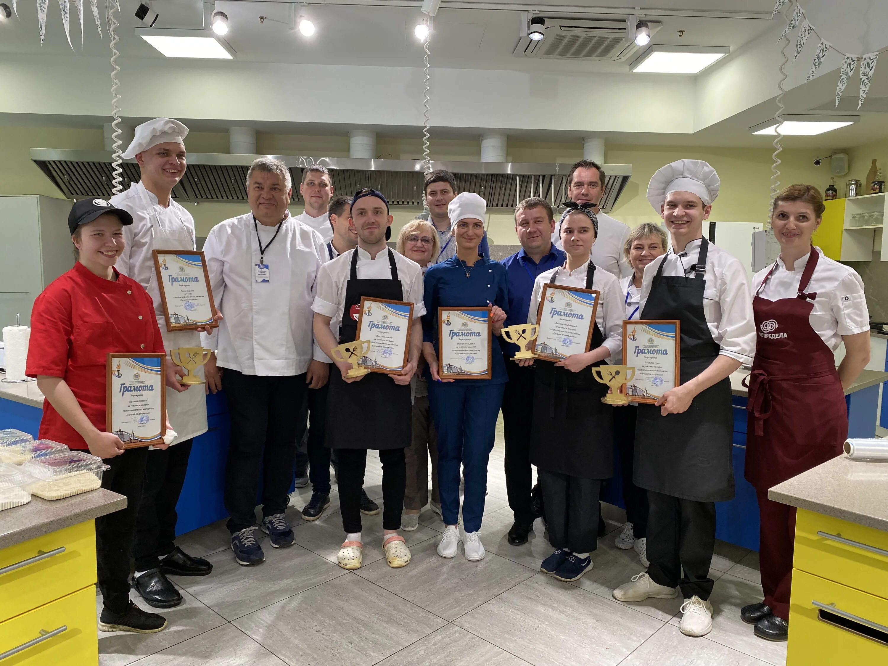 колледж леона поземского. пкптис псков. псковский колледж сервиса. 7 училище псков. колледж технологии и сервиса псков.