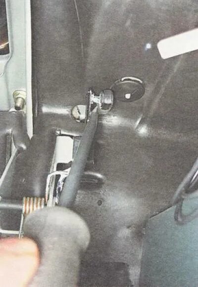 Ваз. Подсос ваз 2106. Трос подсоса ваз 2110. 2110 датчик под рулем. Подсос ваз 2110.