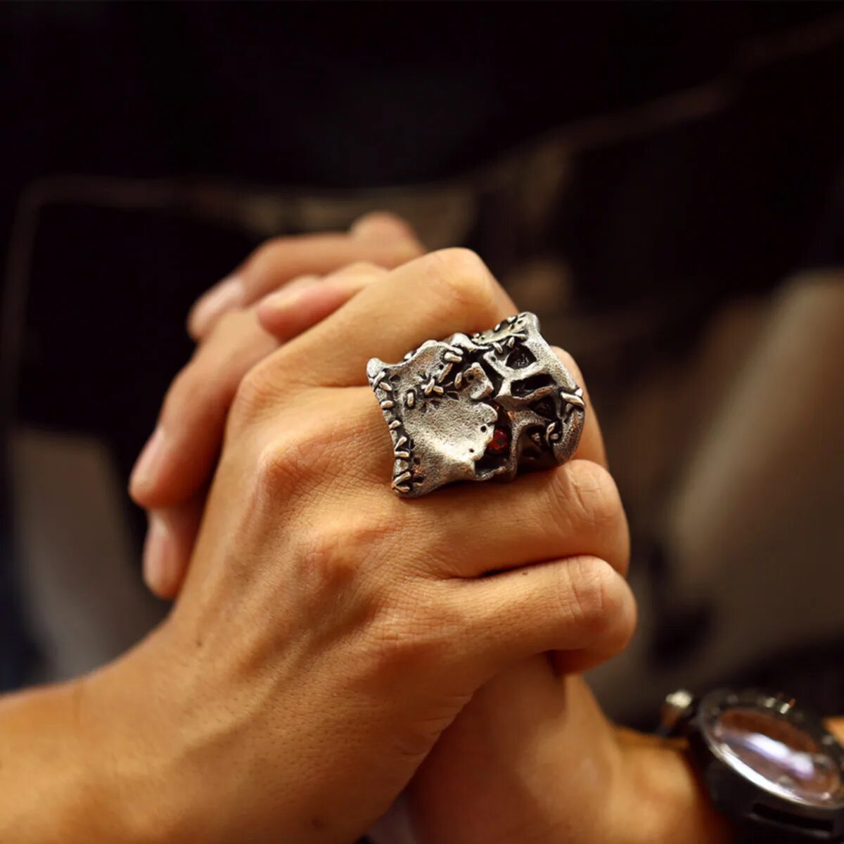 Деньги и украшения. Кастомные украшения кольца. Рубли украшения. Рубли украшения. Рубли украшения.