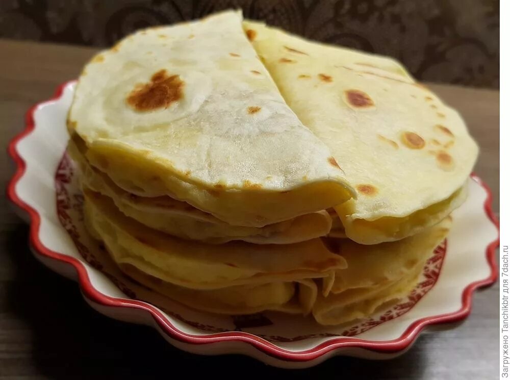 Кыстыбый на молоке. Кыстыбый. татарская выпечка кыстыбый. кыстыбый с творогом. лепешки для кыстыбый.