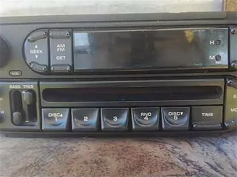 Магнитола додж караван 2005. Dodge caravan магнитола. Штатная магнитола додж караван 4. Магнитола на додж караван 2002. Переходник магнитолы додж караван 4.
