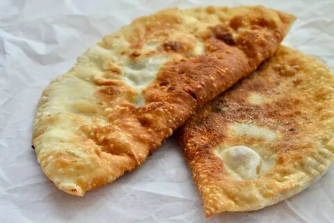 Тесто на чебуреки с горячей водой