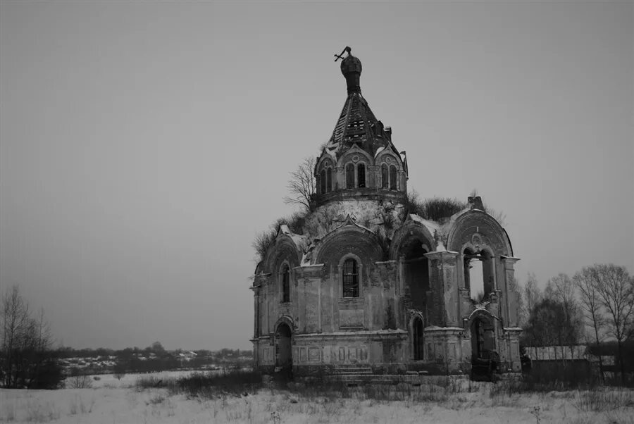 Какой храм был разрушен. Троицкий храм Сходня разрушенный храм. Острогожск разрушенный храм. Храмы Псковской разрушенные. Храм Бутурлиновки разрушенный храм.