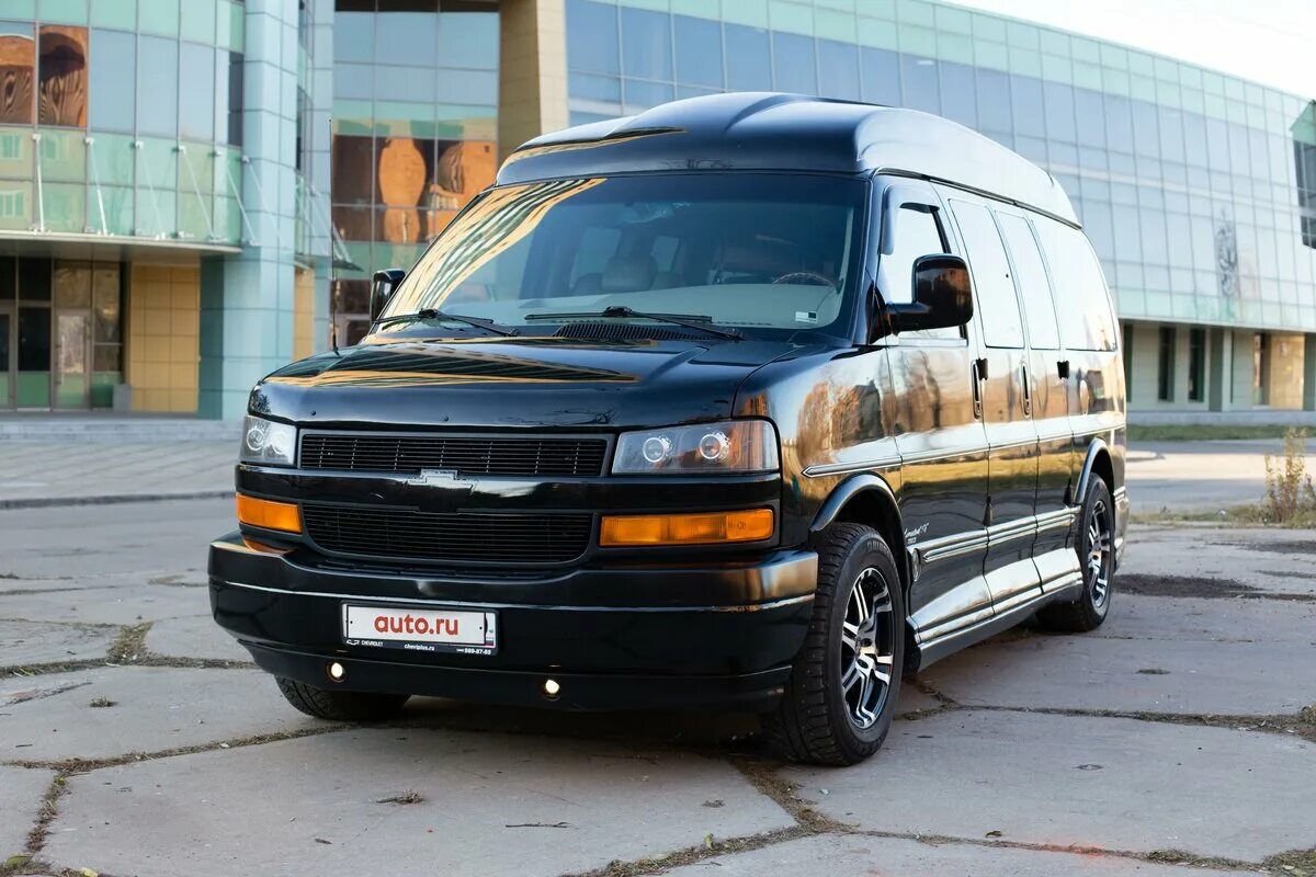 Шевроле экспресс с пробегом в россии. Chevrolet Express 2006. Chevrolet Express 2. Chevrolet Express II 2003. Шевроле минивэн старый.