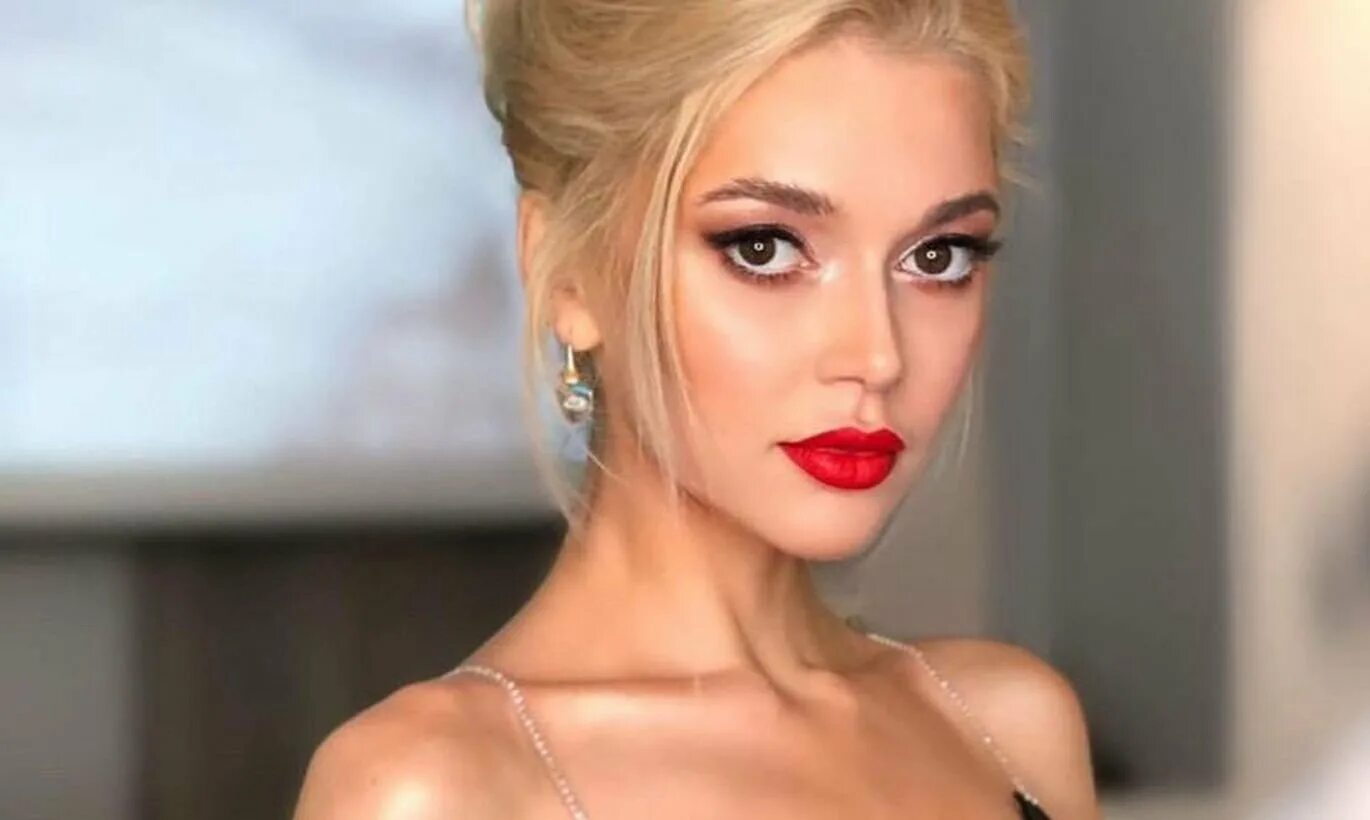 Эрика герцег 2018. Солистка виагры эрика герцег. Erika herceg novi. Эрика герцег. Эрика герцег 2019.