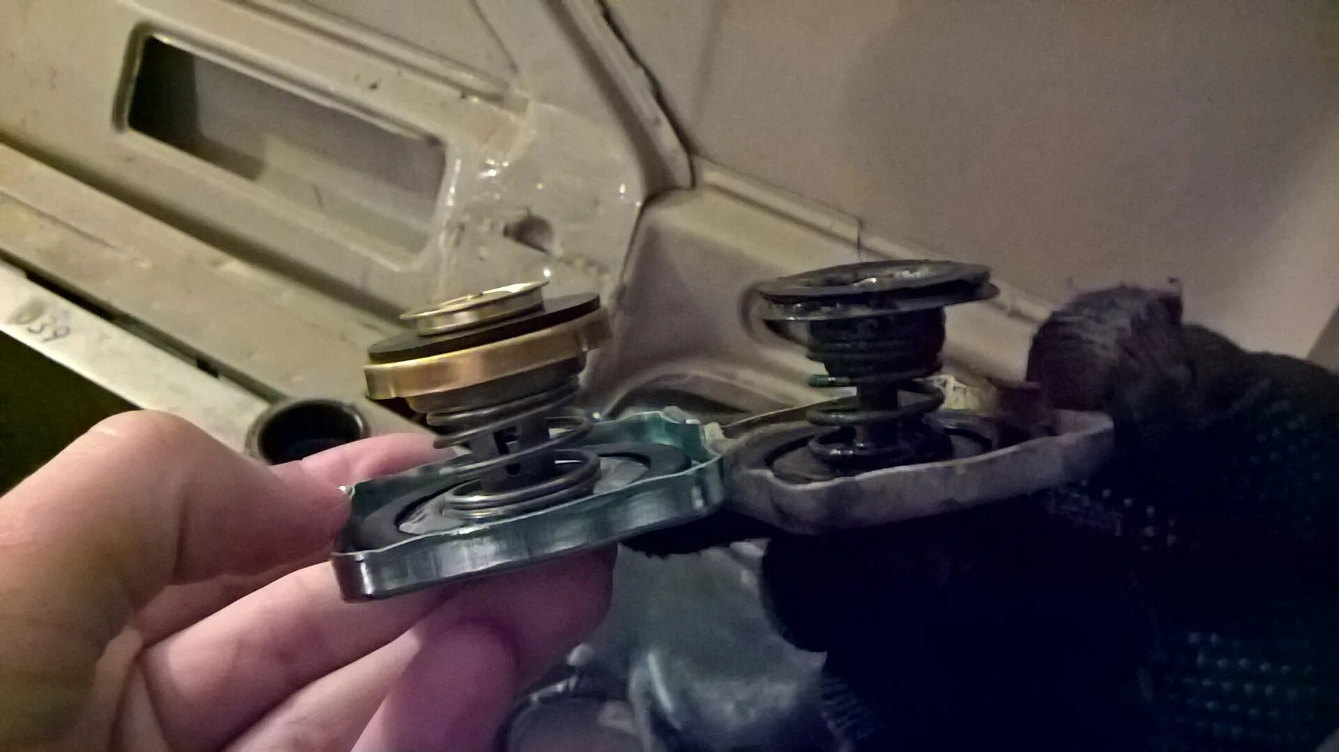 Пробка радиатора ваз-2101-2106, 2121 luzar. Крышка радиатора ваз 2121. Крышка радиатора 21214. Пробка радиатора 2101 10801. Крышка радиатора ваз 2131.