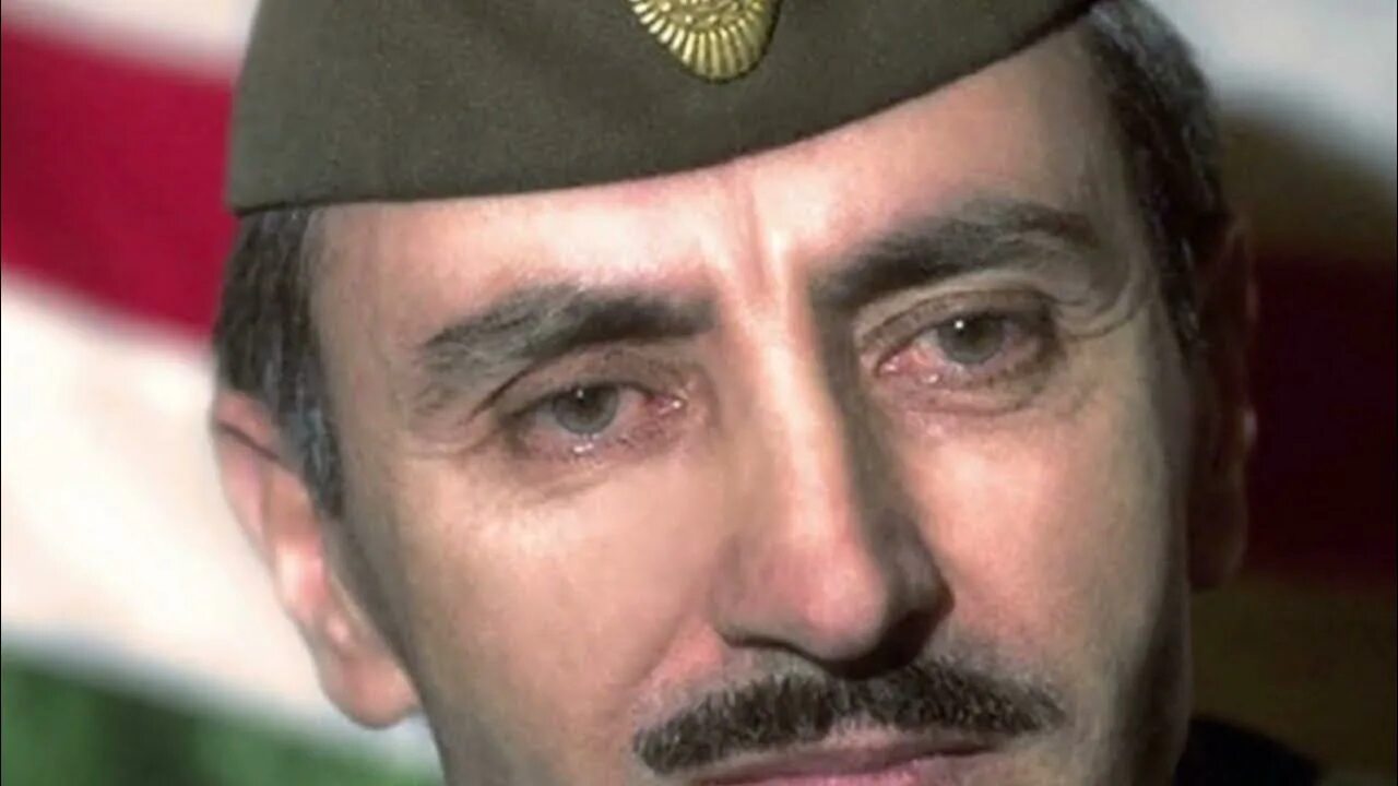 М. Джохар дудаев кто это. Джохар мусаевич дудаев чеченские полевые командиры. Шамиль басаев джохар джохар. Генерал дудаев летчик.