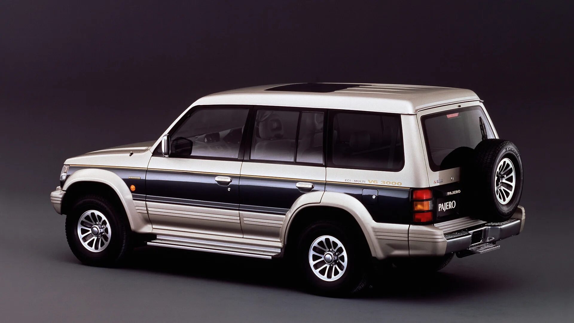 Mitsubishi pajero 1991. Митсубиси паджеро 2 поколения. Митсубиши паджеро 2 поколения. Mitsubishi pajero 2 1991-1999. Митсубиши паджеро 2 поколения.