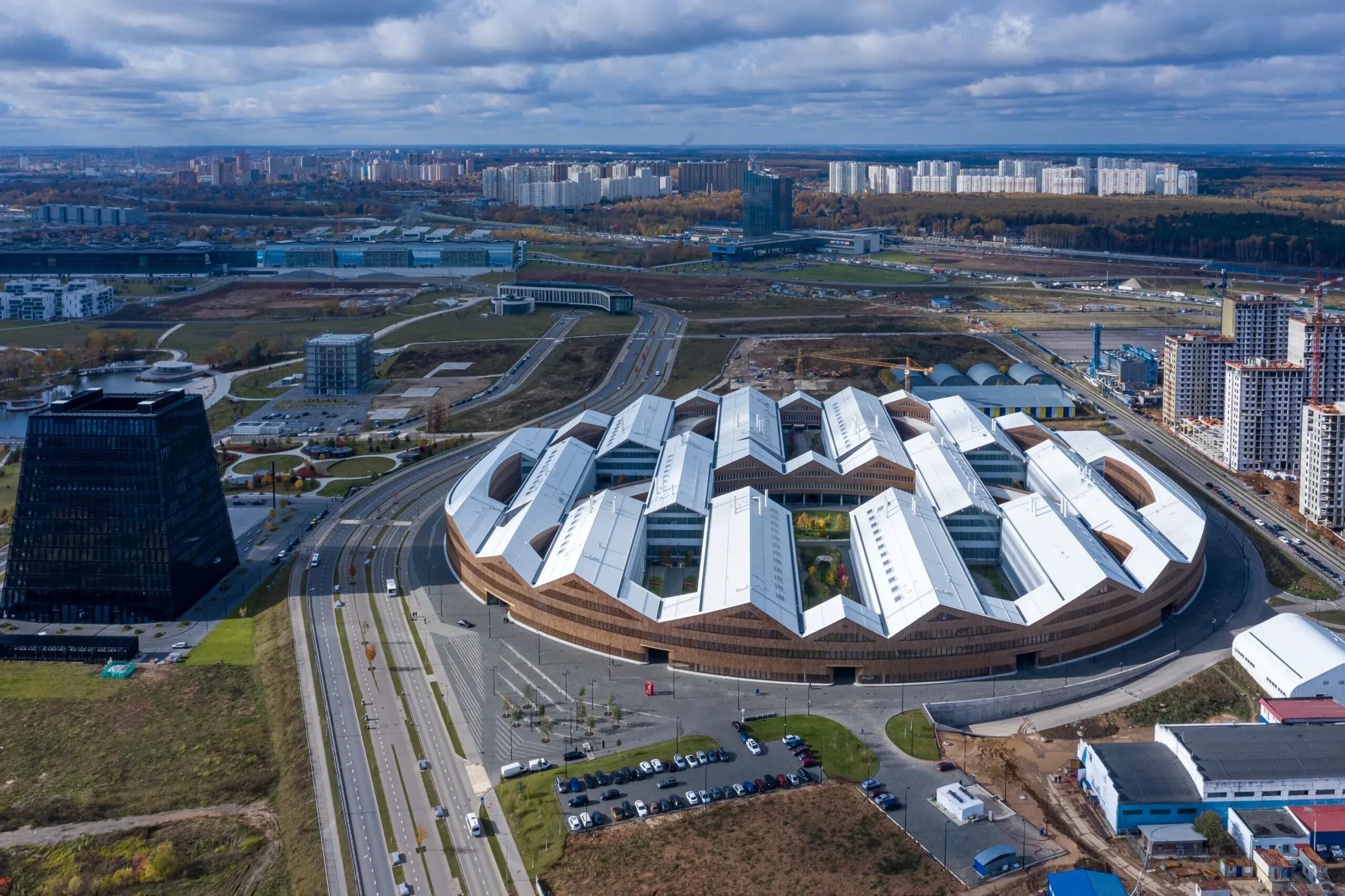 Московская школа управления сколково. Университет сколтех сколково. Сколково выставочный центр. Лаборатория сколково. Сколково инновационный центр.