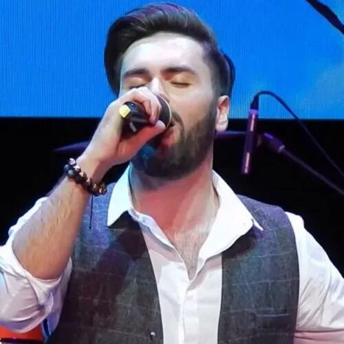 Нодар ревия блоггер. Ревия нодар чурчули. нодар певец грузия. нодар ревия с девушкой. нодар ревия - singlear itiro -cover.