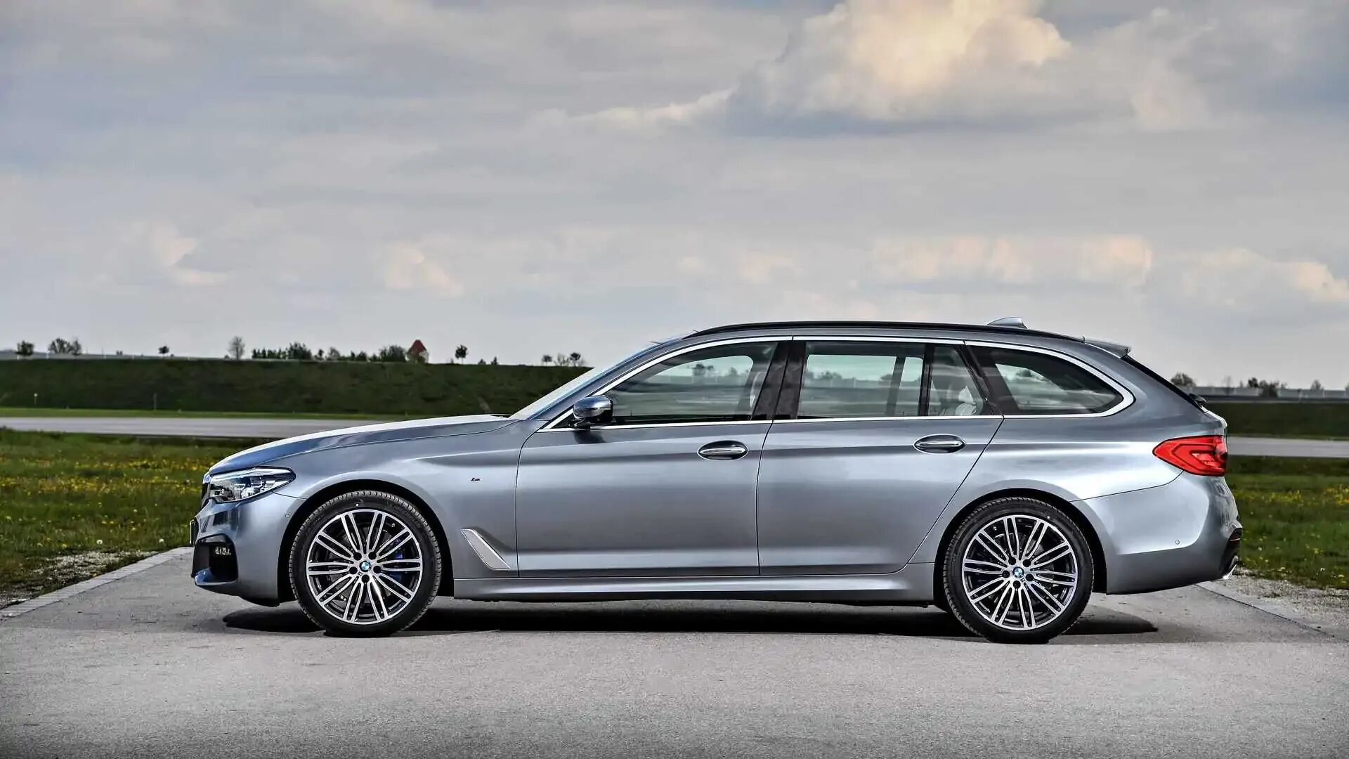 BMW 5 Touring 2017. BMW 5 Series Touring. BMW 5 универсал 2021. BMW 5 туринг. Бмв универсал 2023