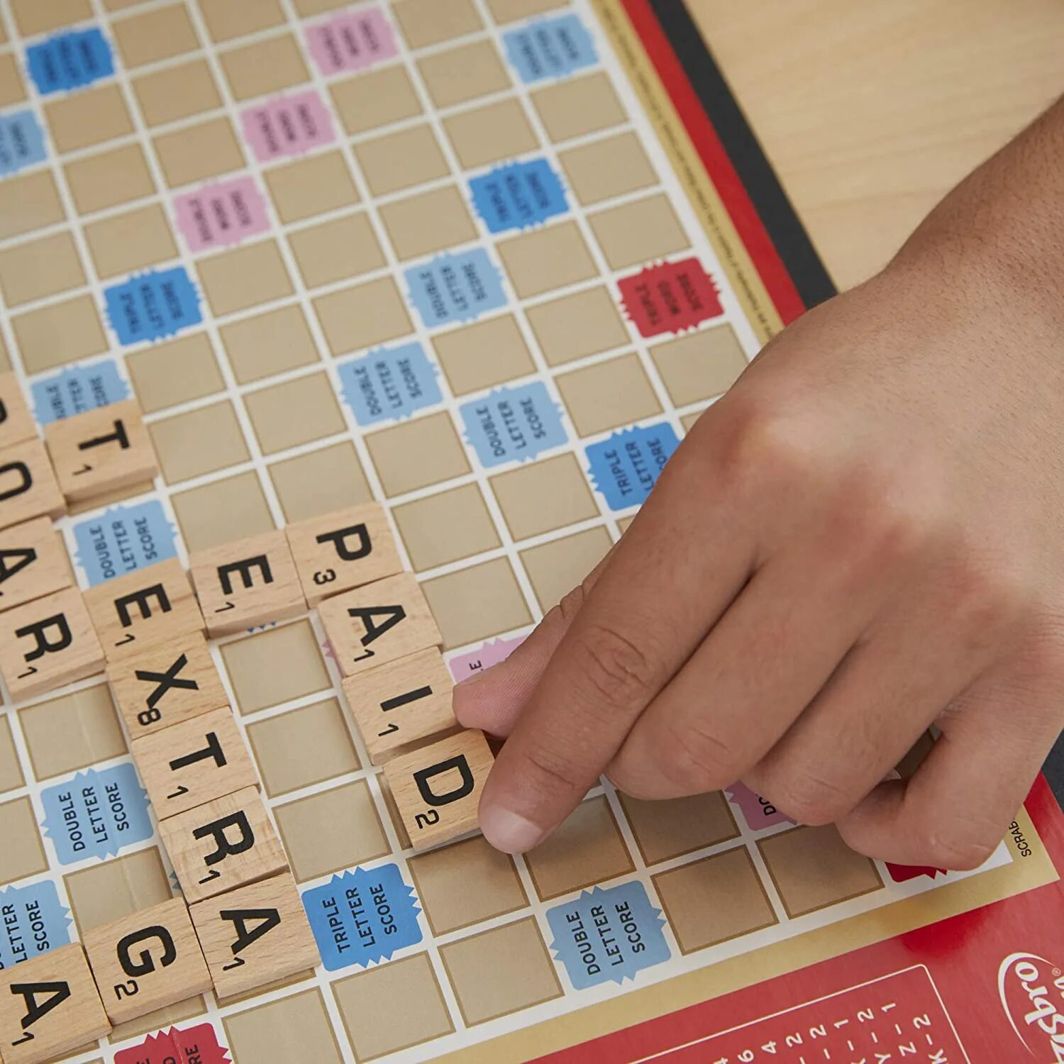 Скрабл Hasbro. Scrabble настольная игра. Scrabble игровая доска.