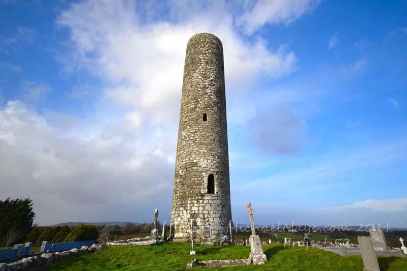 Round tower. Колхская башня. Круглая башня обсерватория. Башня килмакдуаг. Копенгаген башня.