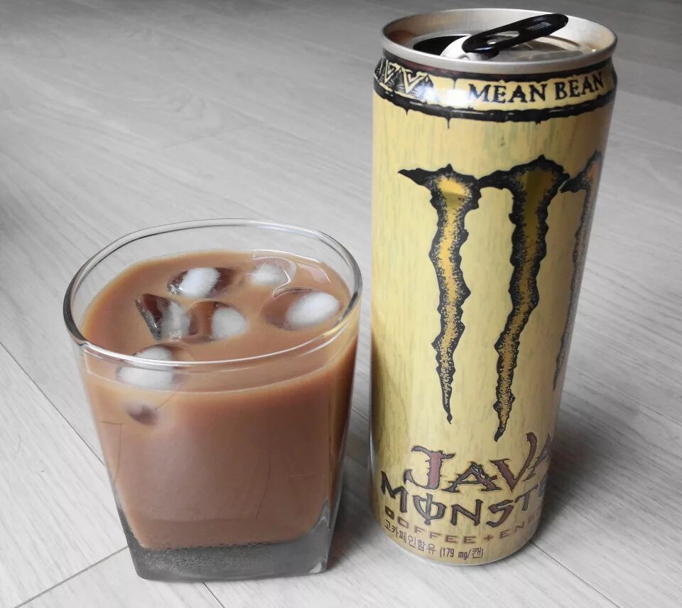 Monster coffee. Monster energy со вкусом кофе. энергетик с кофе. энергетик с кофейным вкусом. кофейный монстр энергетик.