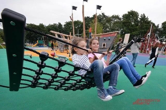 Как называется детская площадка в лужниках. Лужники детские площадки. парк в лужниках для детей. лужники развлечения для детей. развлечения на день города.