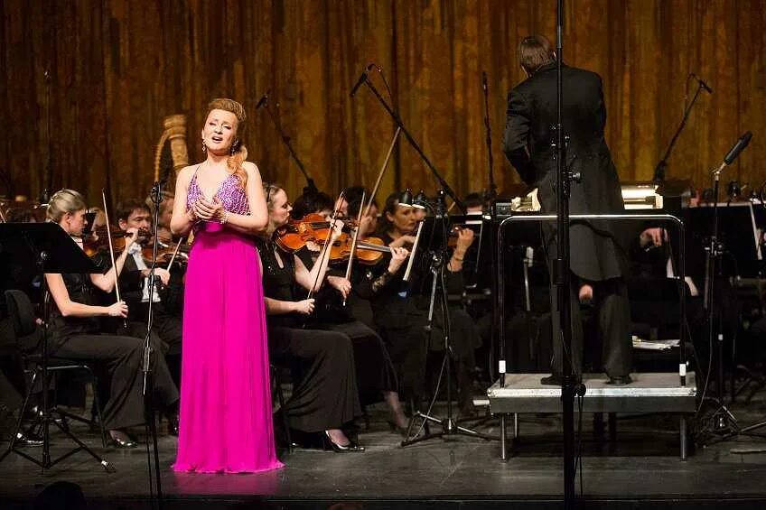 Сопрано the sopranos 1999 2007. Сопрано меццо сопрано. Начинающие сопрано. Опера. Начинающие сопрано.