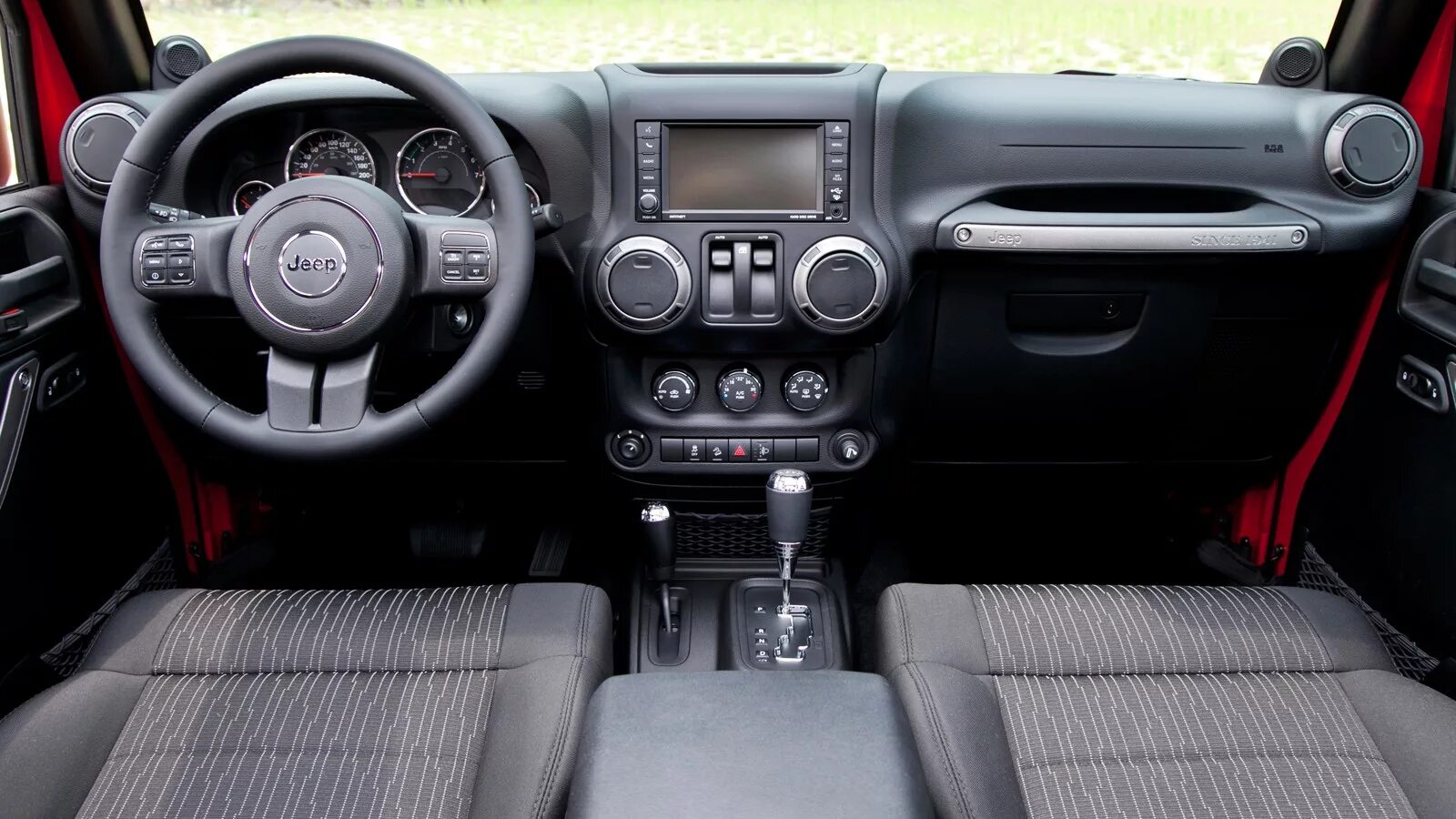 Jeep wrangler 2022 салон. Джип салон. Джип вранглер рубикон салон. Jeep wrangler 2011. Jeep wrangler 2012 салон.