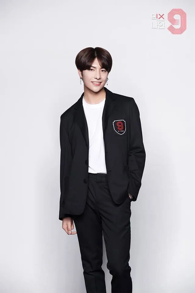 Чон хан. Чой джисун из mixnine. юн чон хван. джонг хан jbj. хван юн сон.