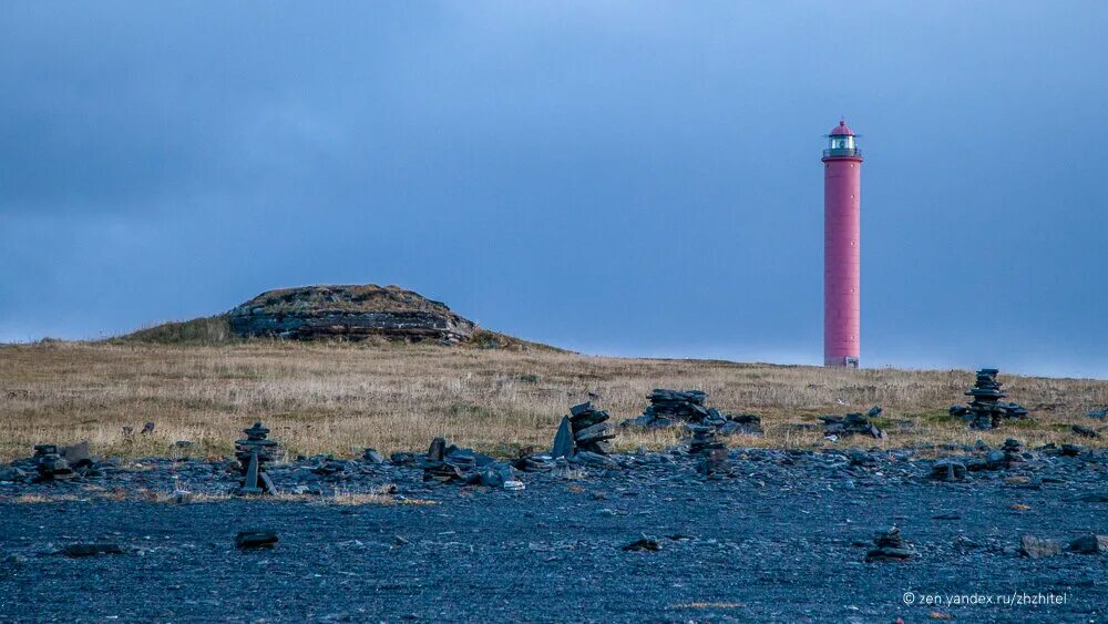 Северная точка рф. Вайдагубский Маяк на полуострове Рыбачий. Маяк на Рыбачьем полуострове. Маяк на полуострове Рыбачий Мурманской области. Маяк Цыпнаволок полуостров Рыбачий.