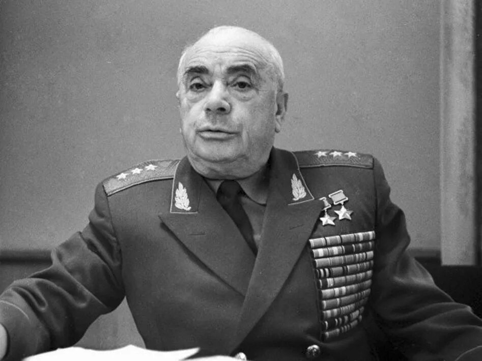 Видный советский военный деятель генерал армии
