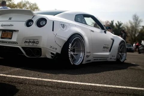 Anther awesome Liberty Walk Nissan GTR. 