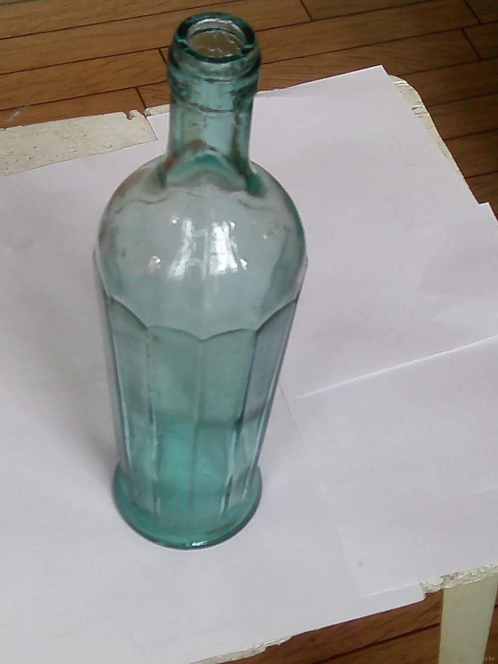 Старинные бутылки. Граненая стеклянная бутылка. Советские стеклянные бутылки. Сдавать бутылки. Советское молоко в стеклянных бутылках.