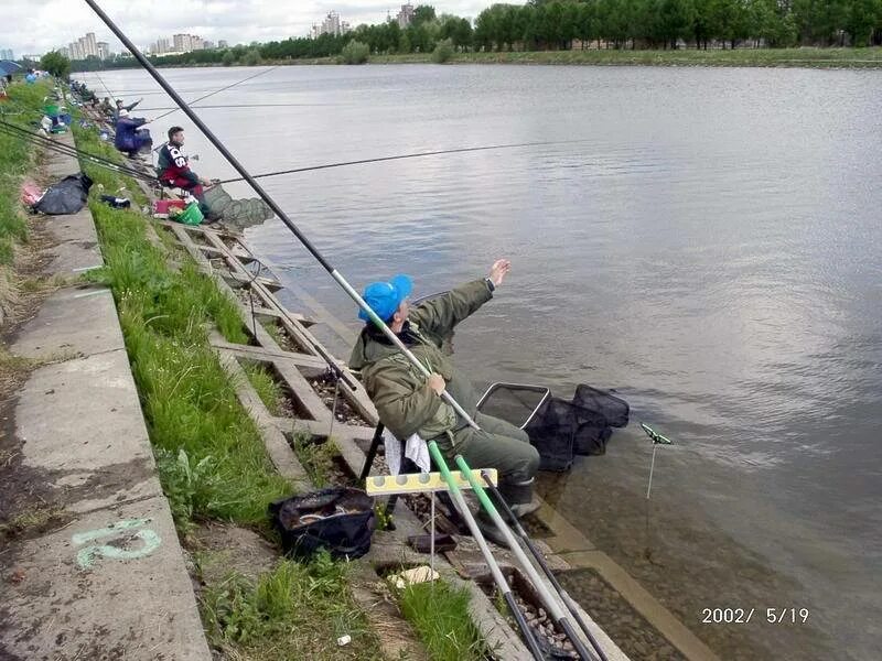 Рыбалка на гребном канале в Нижнем Новгороде. Гребной канал рыбалка. Гребной канал Крылатское рыбалка. Нижегородские рыбаки. Рыбалка нижний новгород и область в контакте