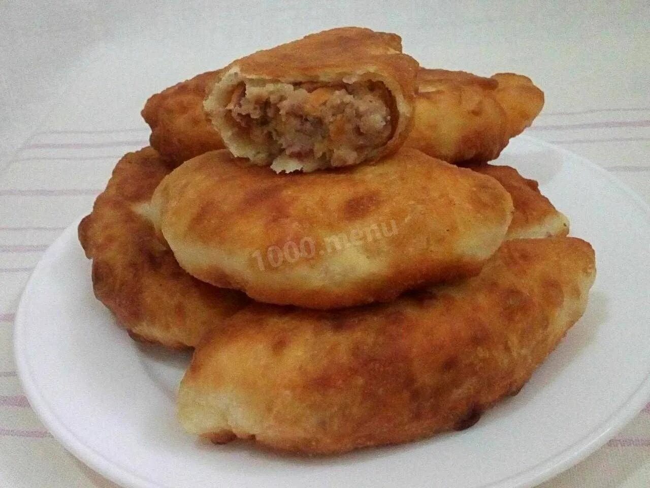 Пирожки жареные с мясом на сковороде рецепт