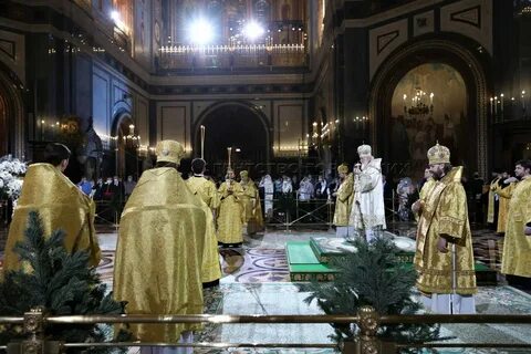 Сколько времени идет ночная служба на рождество