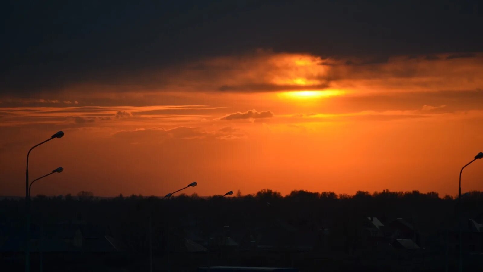 Самая короткая ночь. Набережная федоровского нижний новгород фото. Короткая ночь в 2024. Прохладной ночи. Серебристые облака.