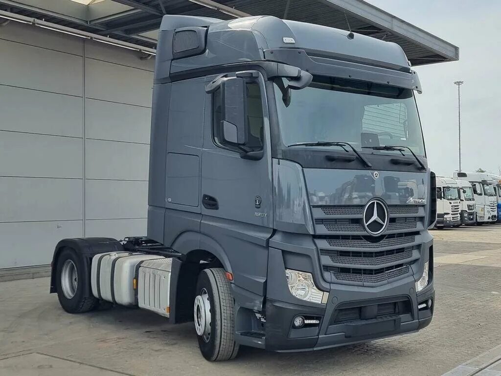 Мерседес бенц аксор 1840. Actros 2023. Авито седельный тягач мерседес. Авито седельный тягач мерседес. Mercedes-benz actros 1851 ls.
