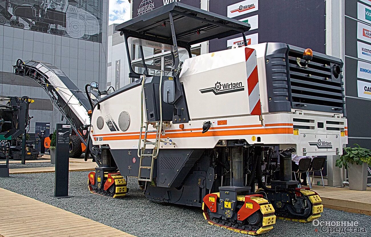Фреза дорожная самоходная. Wirtgen w200. wirtgen w150. фреза дорожная самоходная wirtgen w200. фреза дорожная wirtgen w150.
