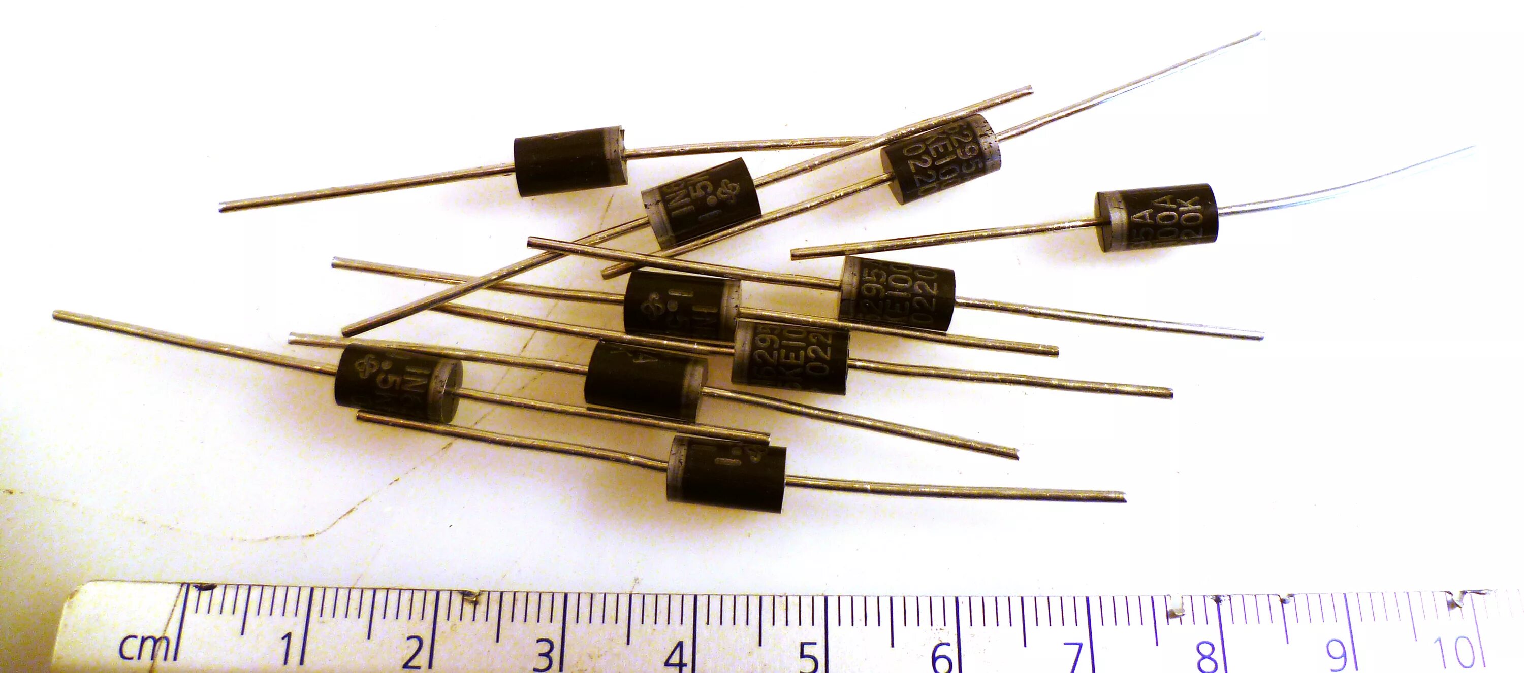 Супрессор sot23. Диод шоттки 10mq060npbf. Супрессор диод sa160a. 5ke400ca datasheet. 6lf диод rb17.