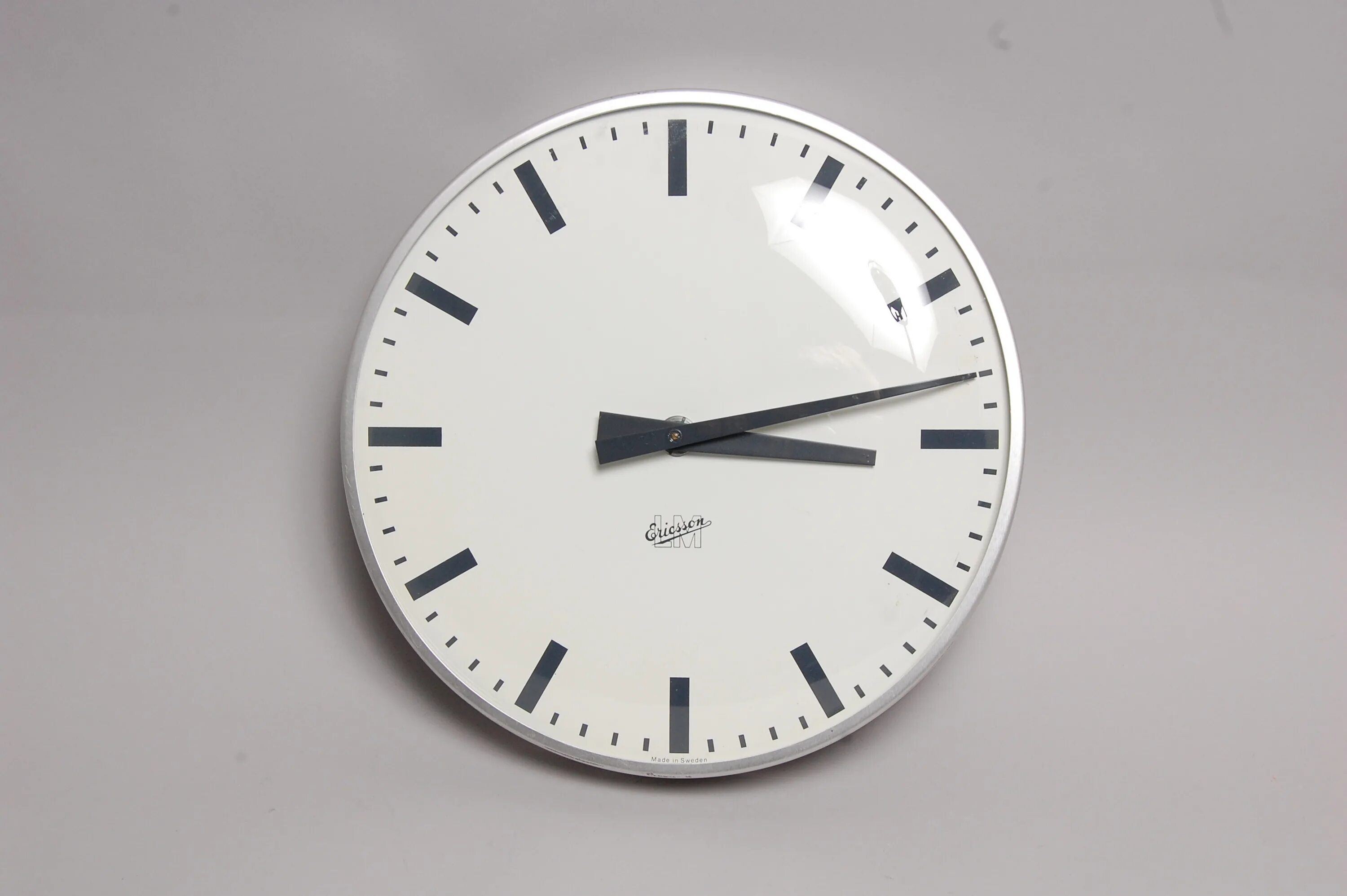 Часы в 900 м. Часы для производственных помещений. Производственные часы 2024. Часы август Эриксон Шафхаузен цена.