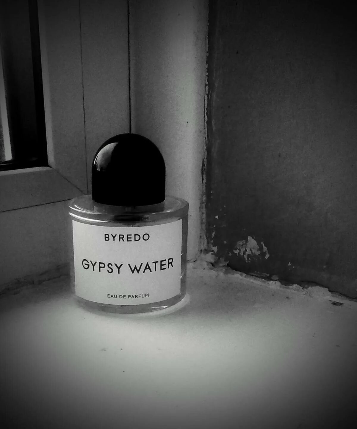 Духи Byredo Gypsy Water. Byredo Gypsy Water Eau de Parfum. Gypsy Water Byredo женские. Парфюм Байредо цыганская вода.