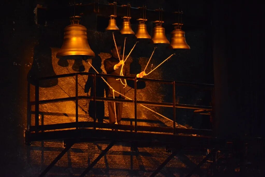 Геликон тосно. Давыдов артем геликон опера. Россини шелковая лестница увертюра. Геликон 2. Кармен геликон.