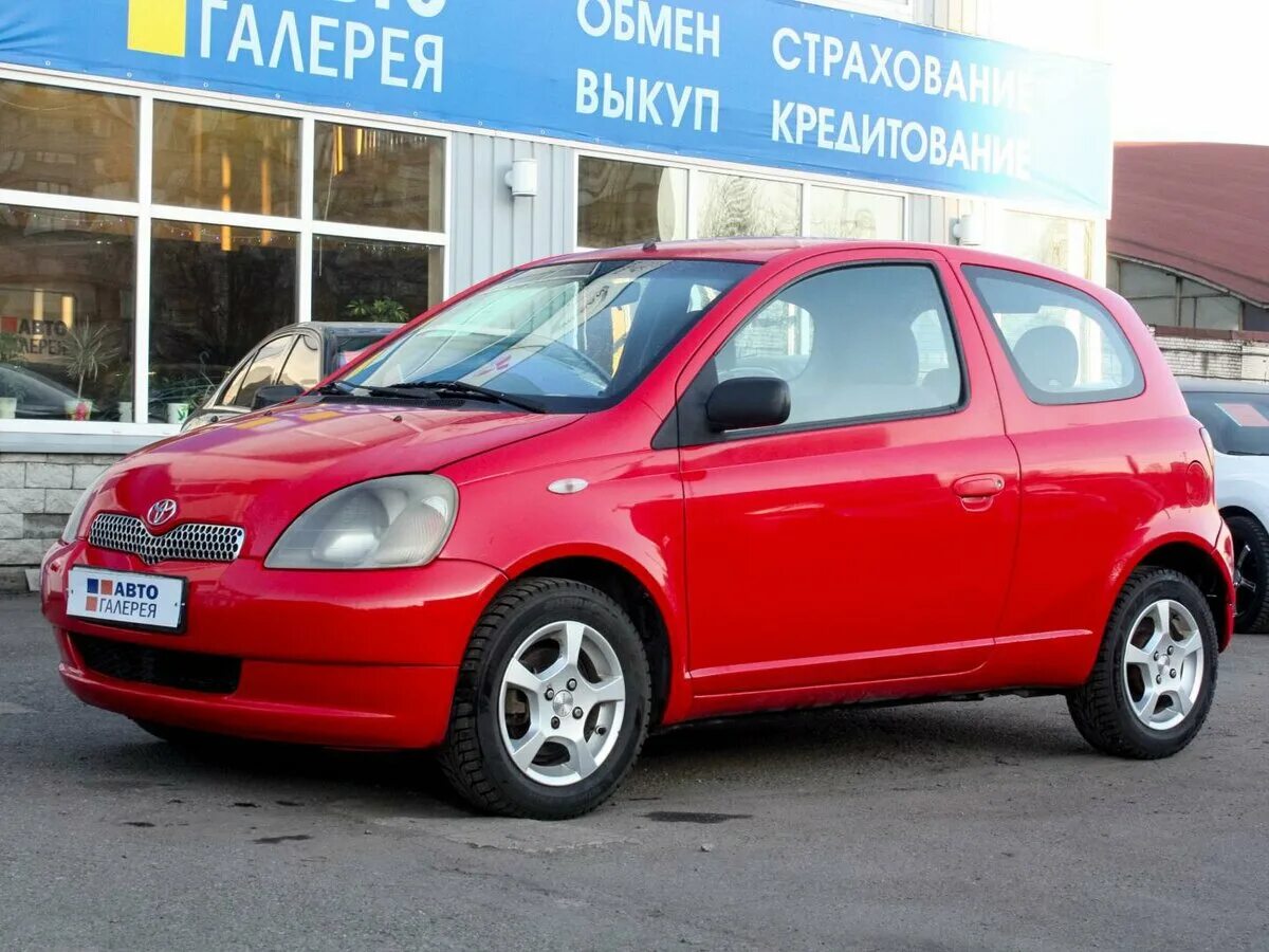 Ярис 2000 год. Toyota Yaris 2000. Toyota Yaris 2000 год. Тойота Ярис 2000 года 1.3. Тойота Ярис 1 красный 2000.