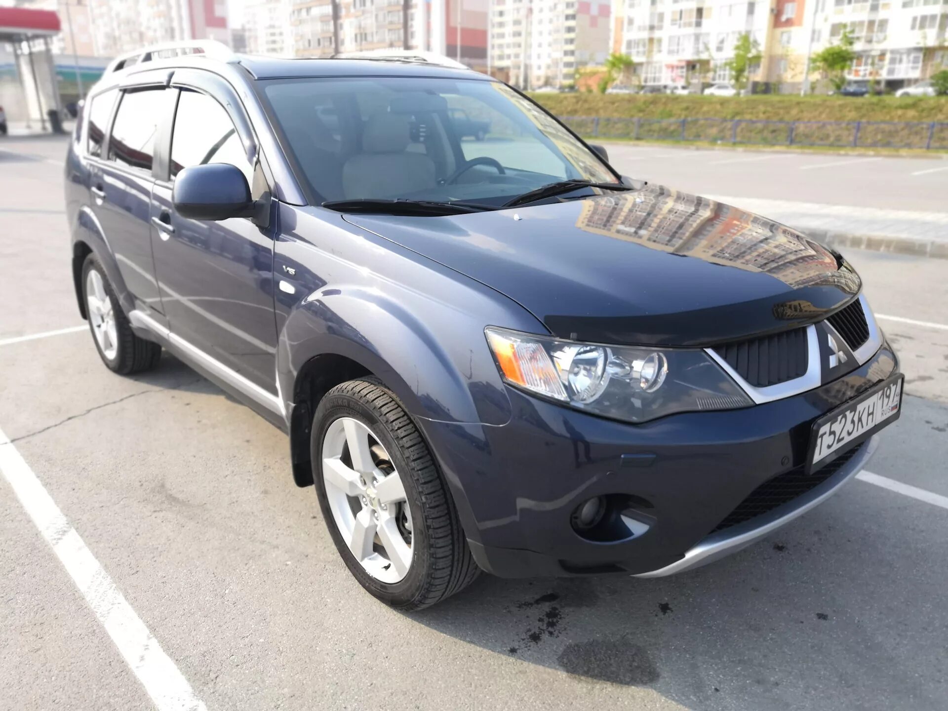 Мицубиси аутлендер хл 2008. Mitsubishi Outlander XL 3.0 2008. Аутлендер XL 2008. Митсубиси Аутлендер XL 2008. Mitsubishi Outlander 2008 3.0.