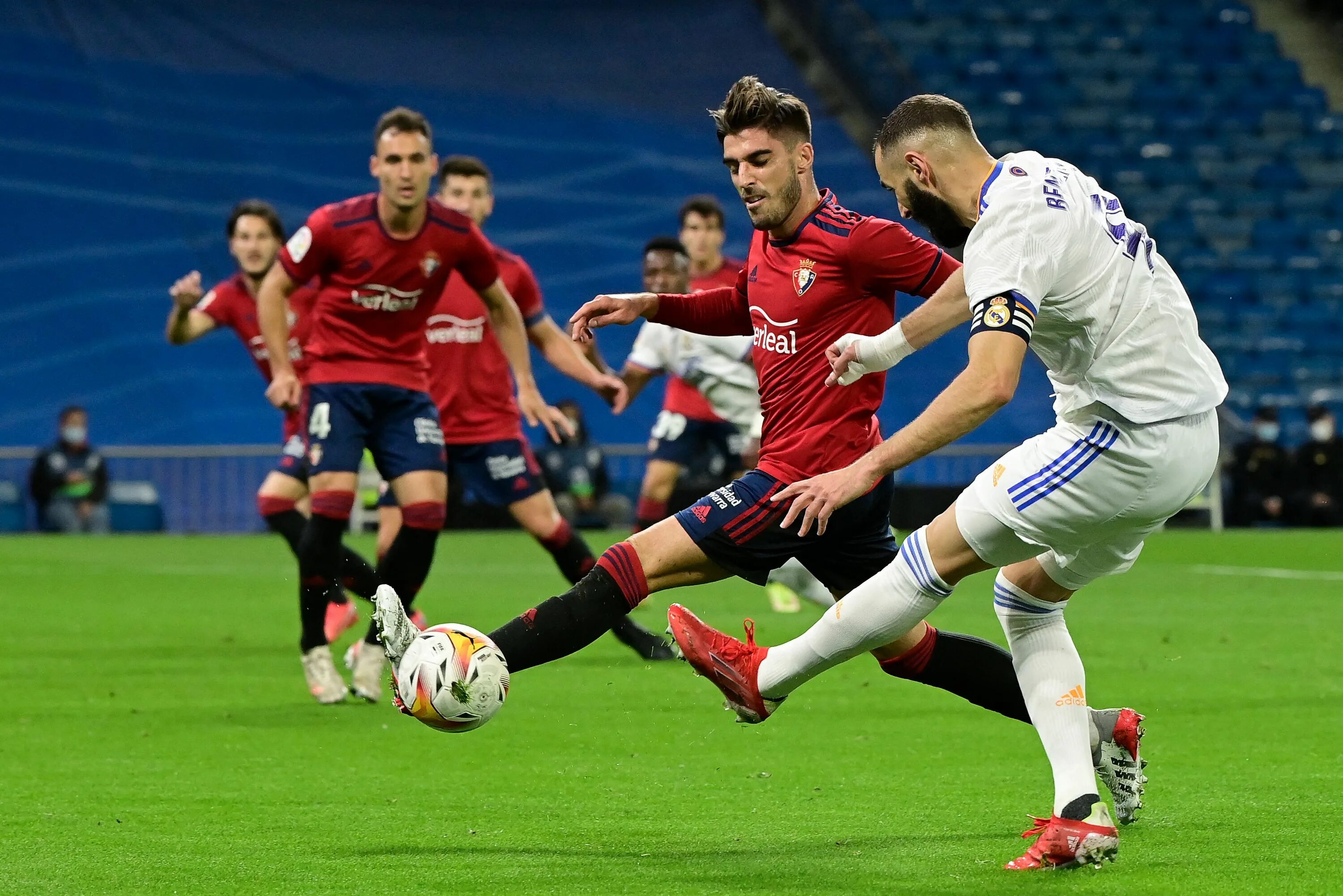 Осасуна реал мадрид обзор. Реал Мадрид Осасуна. Осасуна vs real Madrid. Реал Осасуна Осасуна. Реал Мадрид - Осасуна Кубок Испании.