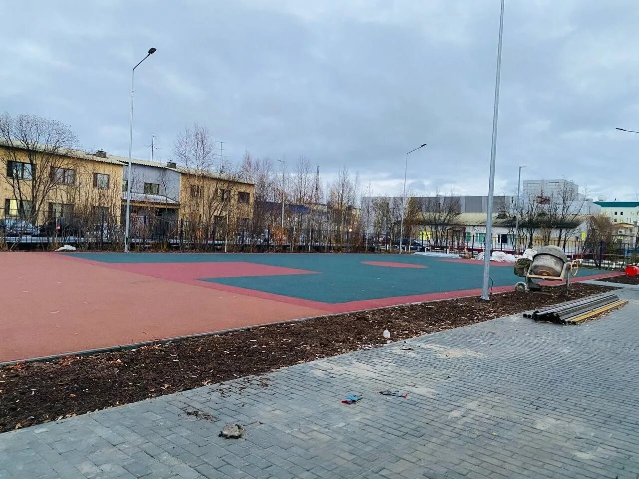 Мау мц современник губкинский. Современник губкинский логотип. Современник губкинский. 5 мкр 11 дом губкинский. Современник губкинский форпост.