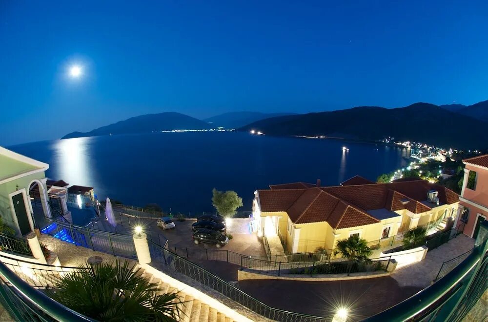 Братья мазараки кефалония. Kefalonia Bay Palace. Кефалония остров в Греции отели. Иониан сее Кефалония. Кефалония Лепеда Ликсури.